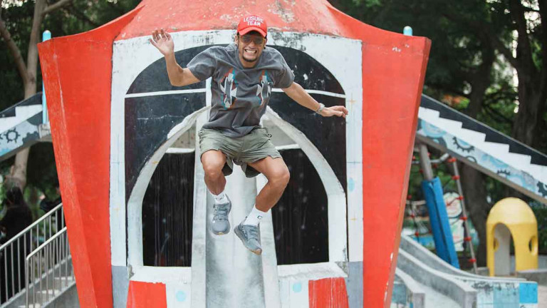 搖滾嶽回歸！張震嶽〈跟著感覺走〉初夏熱浪來襲 成最強畢業歌