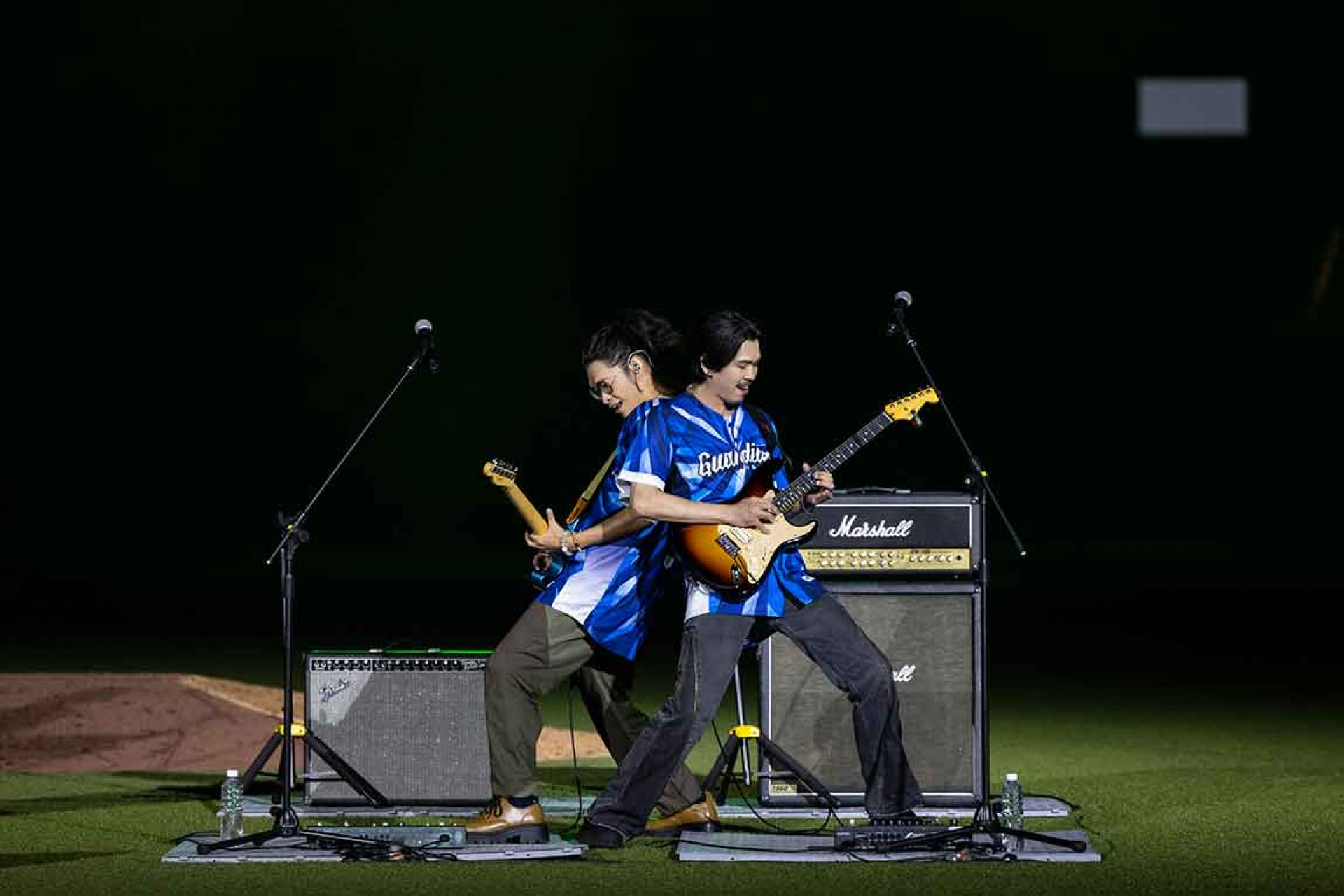 麋先生站上運動賽事的舞台感受全場熱血沸騰的激情氛圍。(相信音樂提供)