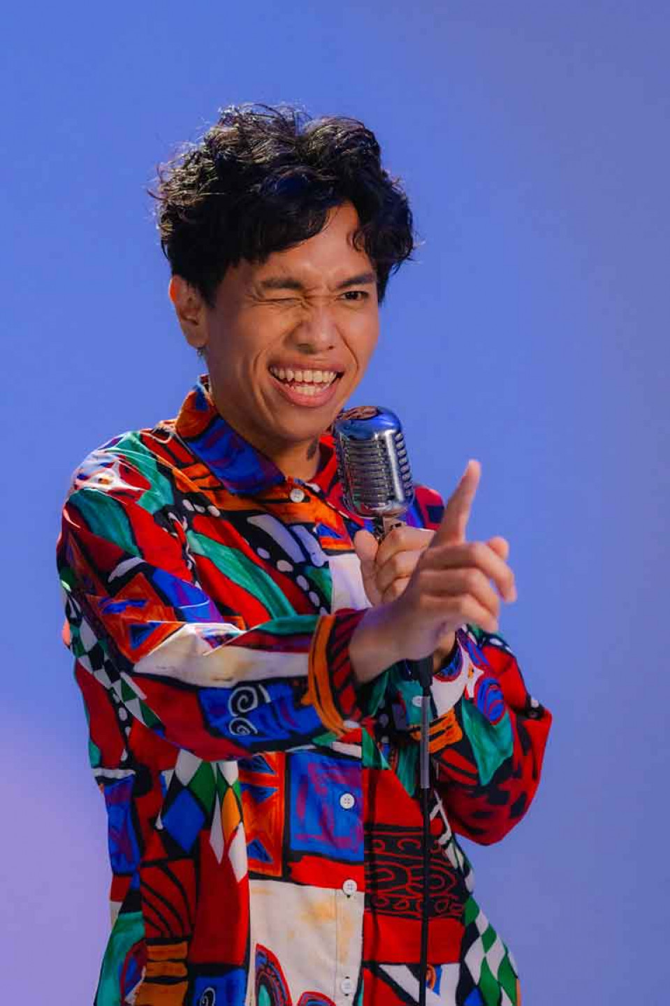 歌曲以八〇年代復古放克及迪士可曲風，霧台魯凱語結合日語創作，打造一座魯凱大舞廳。