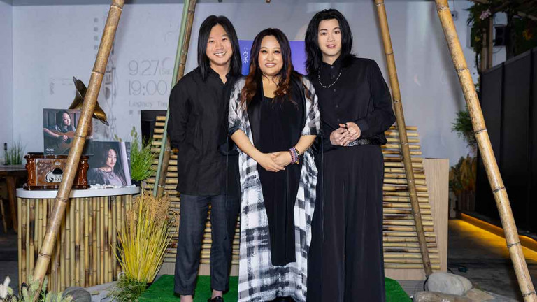 家家睽違6年回歸橫掃15冠王！五月天瑪莎與麋先生聖皓驚喜現身送上大禮