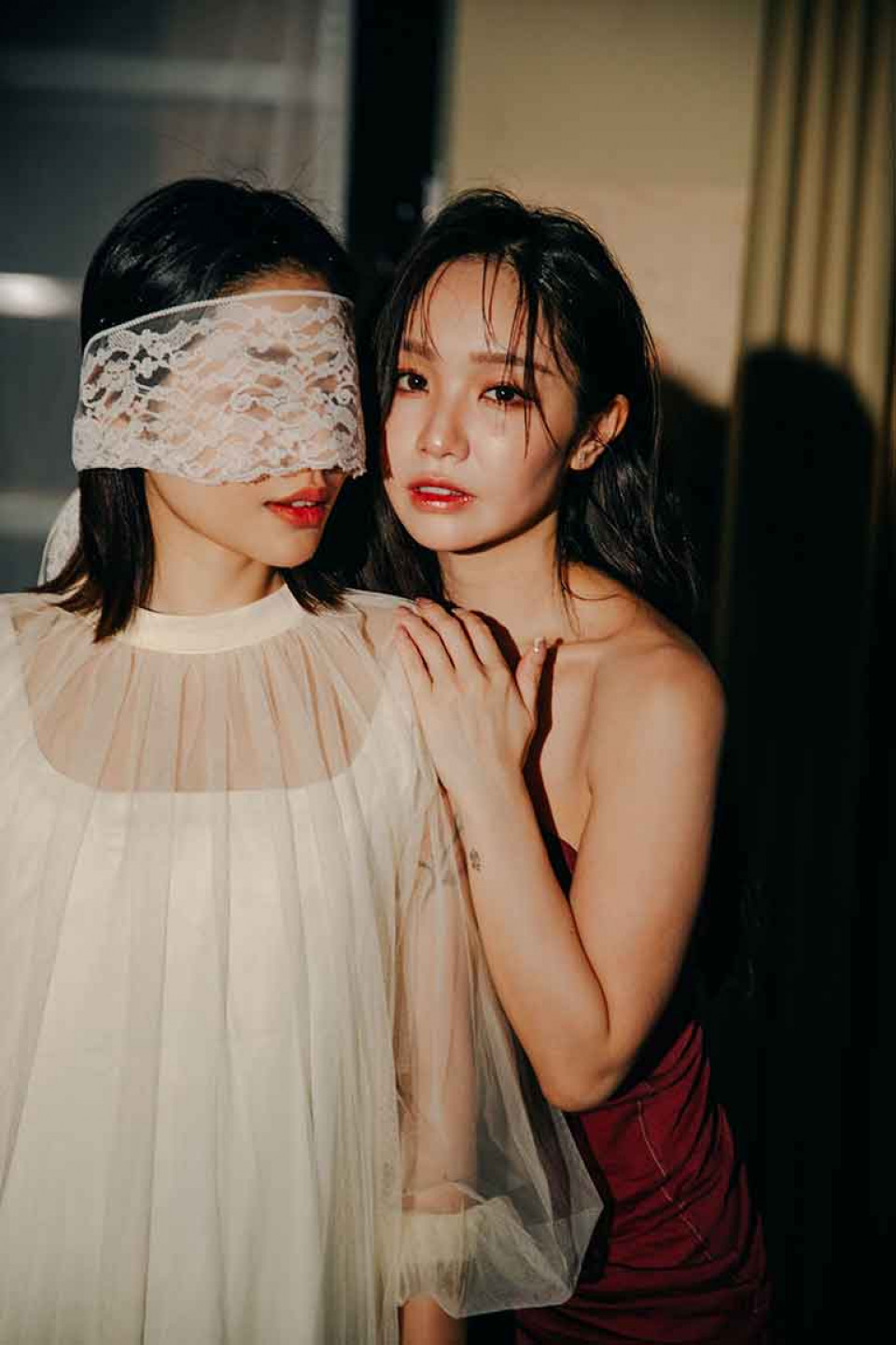 MV呈現暗黑童話般的情感迷宮