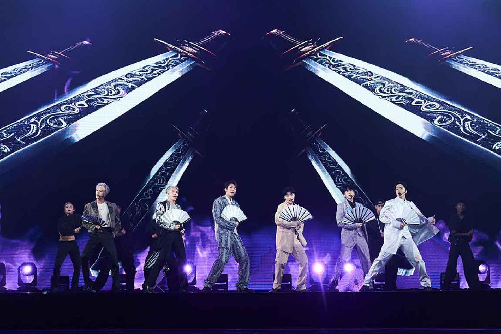 Ozone打造古風舞台 紙傘 扇子揮灑自如 電翻O.A.O.