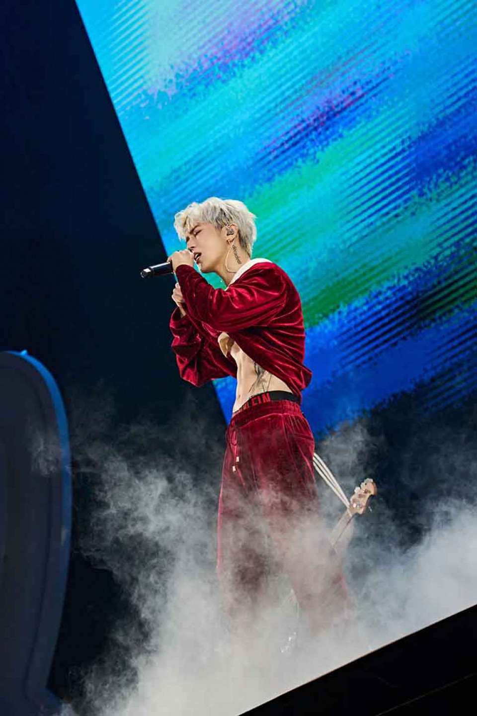 Bii畢書盡展抒情+搖滾金嗓 秀出冰塊腹肌太驚喜