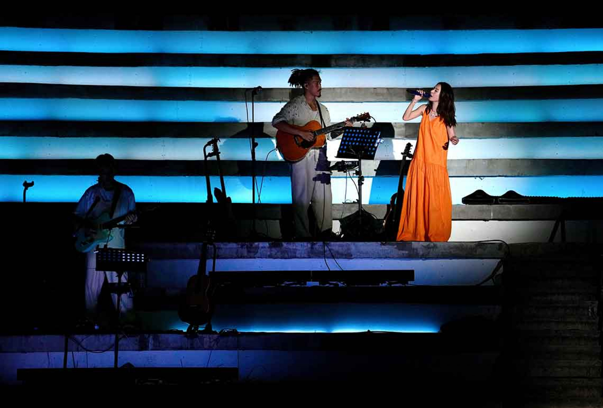 田馥甄透露從當年演唱會,到這次田調高雄場宣佈,都有粉絲來留言「馥甄,高雄永遠等你。」講到這段打氣的訊息,她當場難掩情緒哽咽,特別選唱〈口袋的溫度〉這首歌來傾訴與高雄這份特別的情誼。