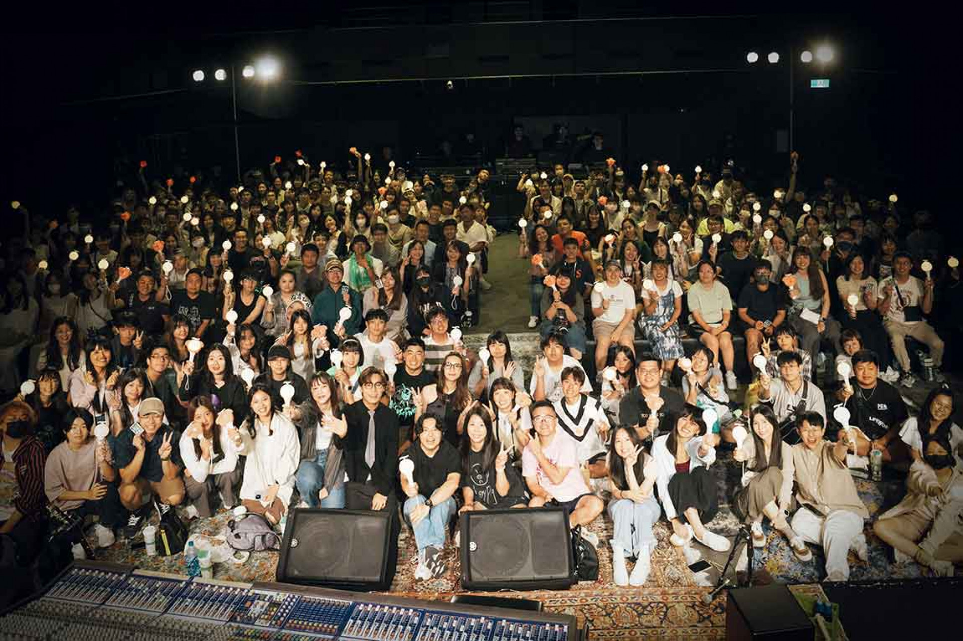 告五人不怕新歌外洩 堅信哈瓜 傻傻地分享聆聽整張專輯的感動。(相信音樂提供)