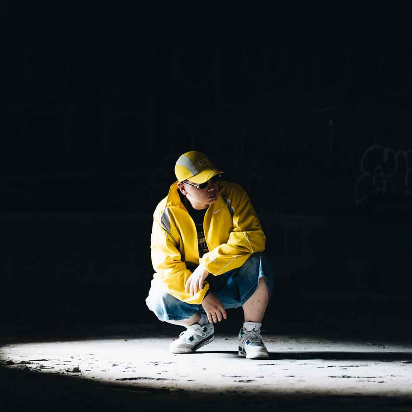 〈火車晚了〉老莫將嘻哈精神轉化創作能量,廣集多位嘻哈製作人共同合作。