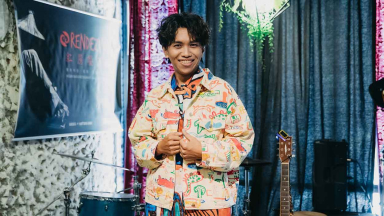 「斜槓網紅」Arase 阿拉斯個人首張母語創作專輯《AKA》搶聽會好友現身力挺「巨星要誕生了！」