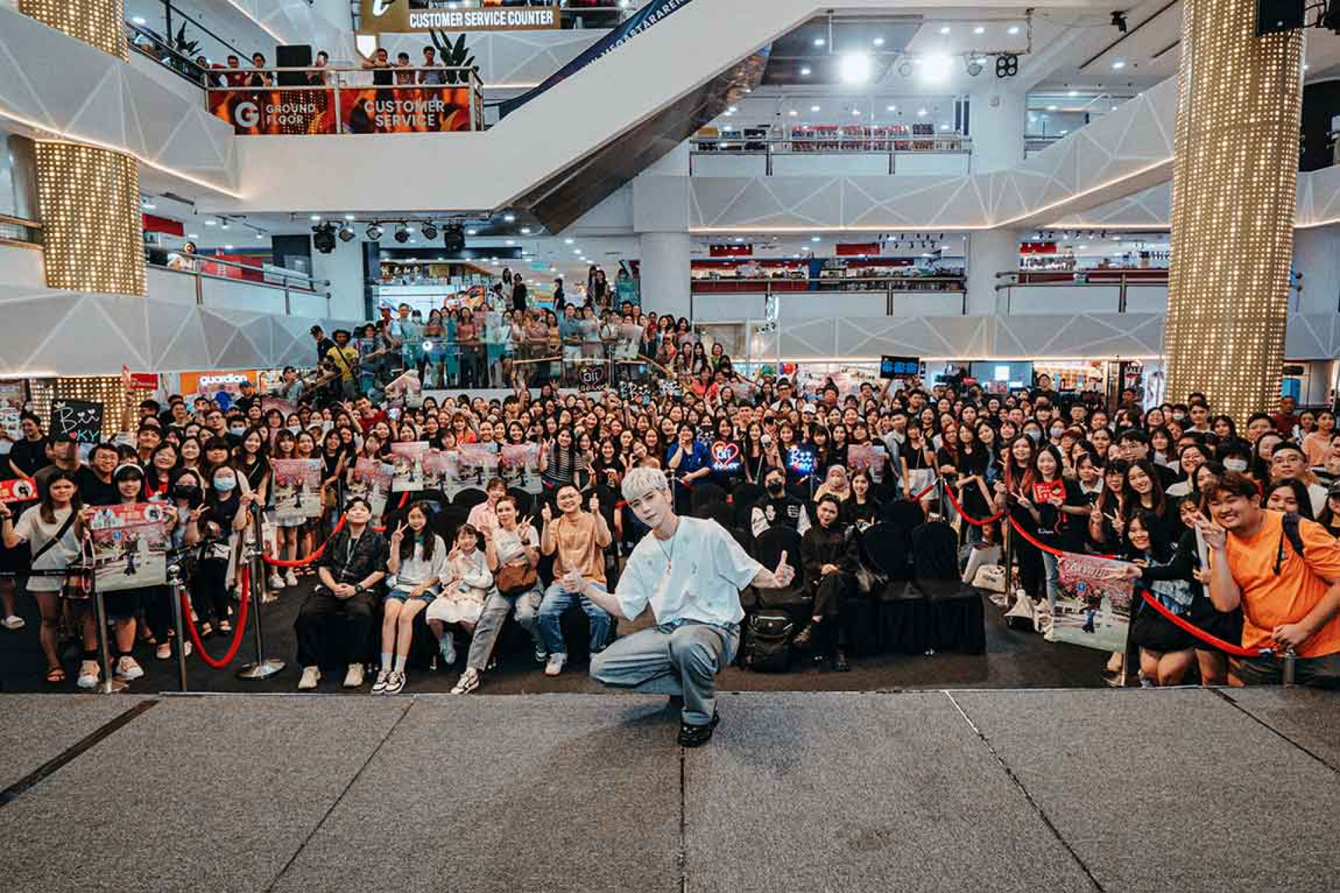 開唱前近距離面對面大馬粉絲熱情 Bii一度感動落淚