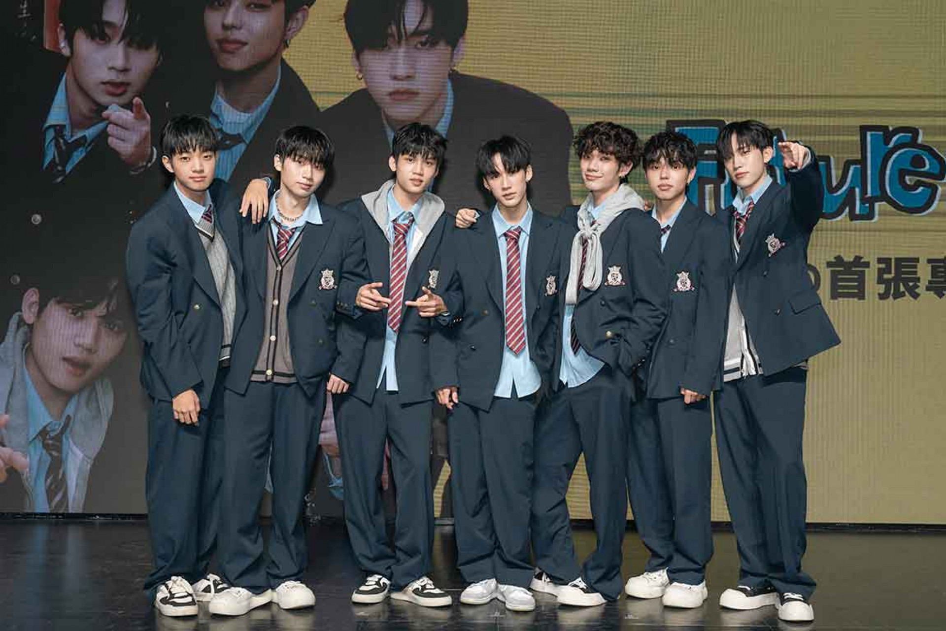 F.F.O (左起:至琦 勝銘 彥旭 小新 鈞嘉 加藤琉士 俊希  )