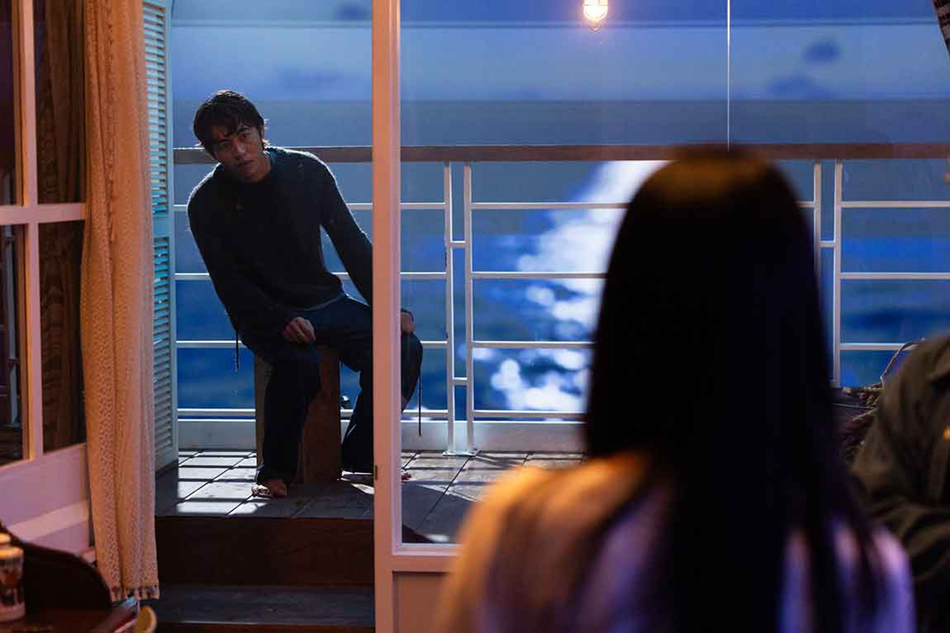 大型環狀LED棚拍 MV如電影場景虛實交錯