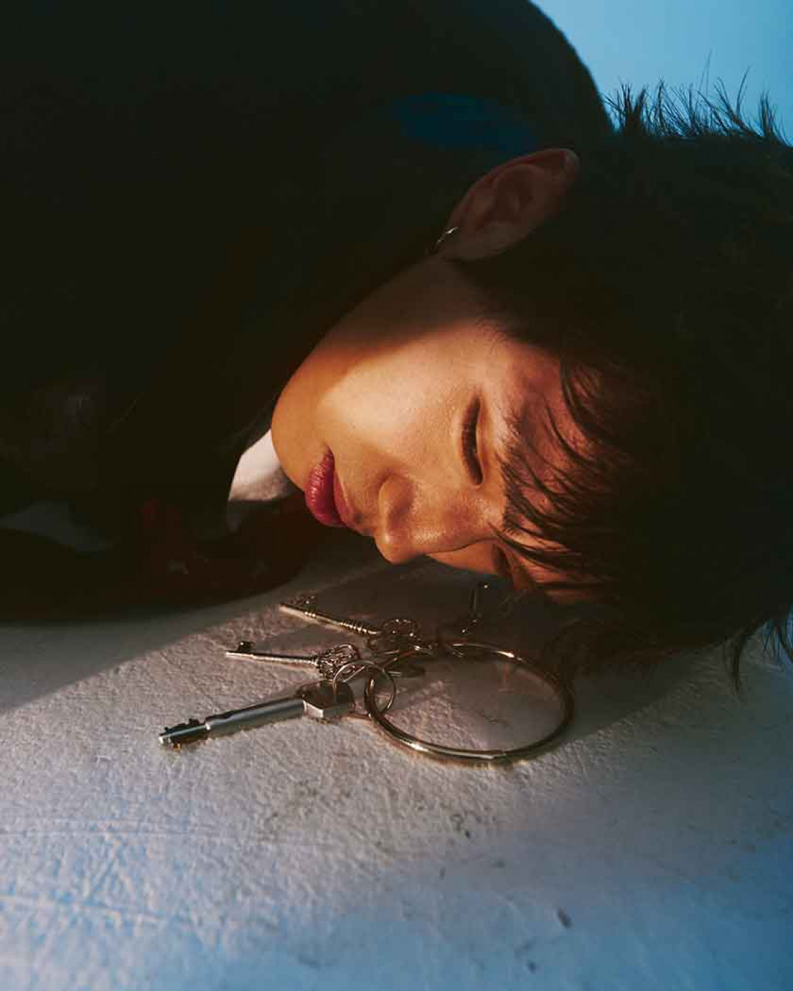 每首收錄歌曲,就如同刻劃著不同情感軌跡的吊墜,紀錄著每個真實的瞬間。