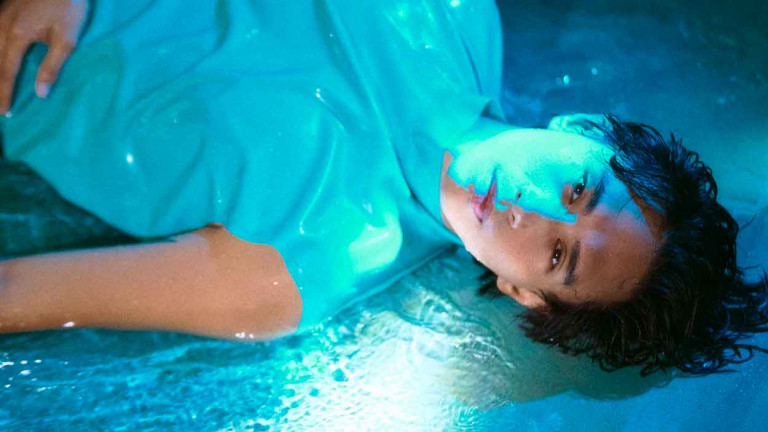 柏霖PoLin全新單曲〈How Are You〉唱出無聲的重逢 MV拍攝泡水超過10小時 一度冷到發抖