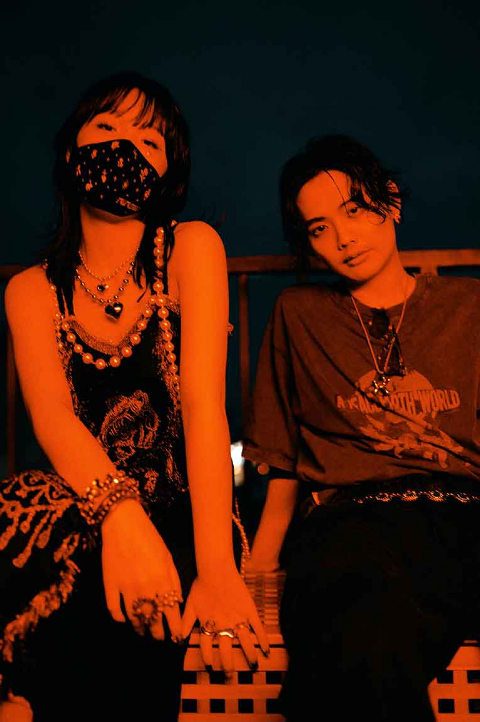 金曲組合珂拉琪宣布一次推出兩張實體專輯,攜手聶永真團隊操刀設計。