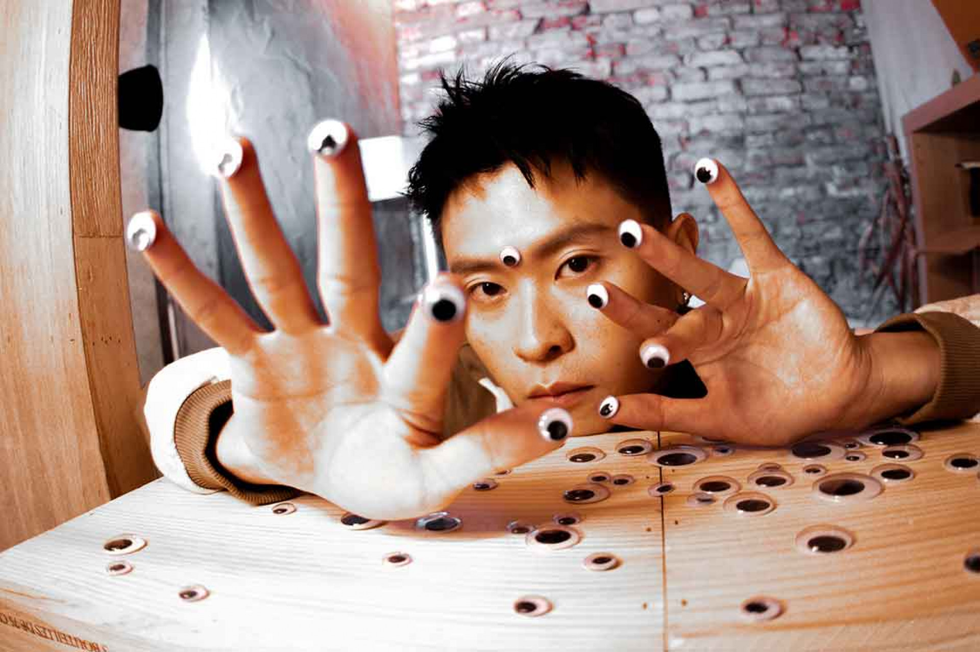 LINION新曲〈Wall.Eyes.Knee〉打造怪奇Funk告白宇宙