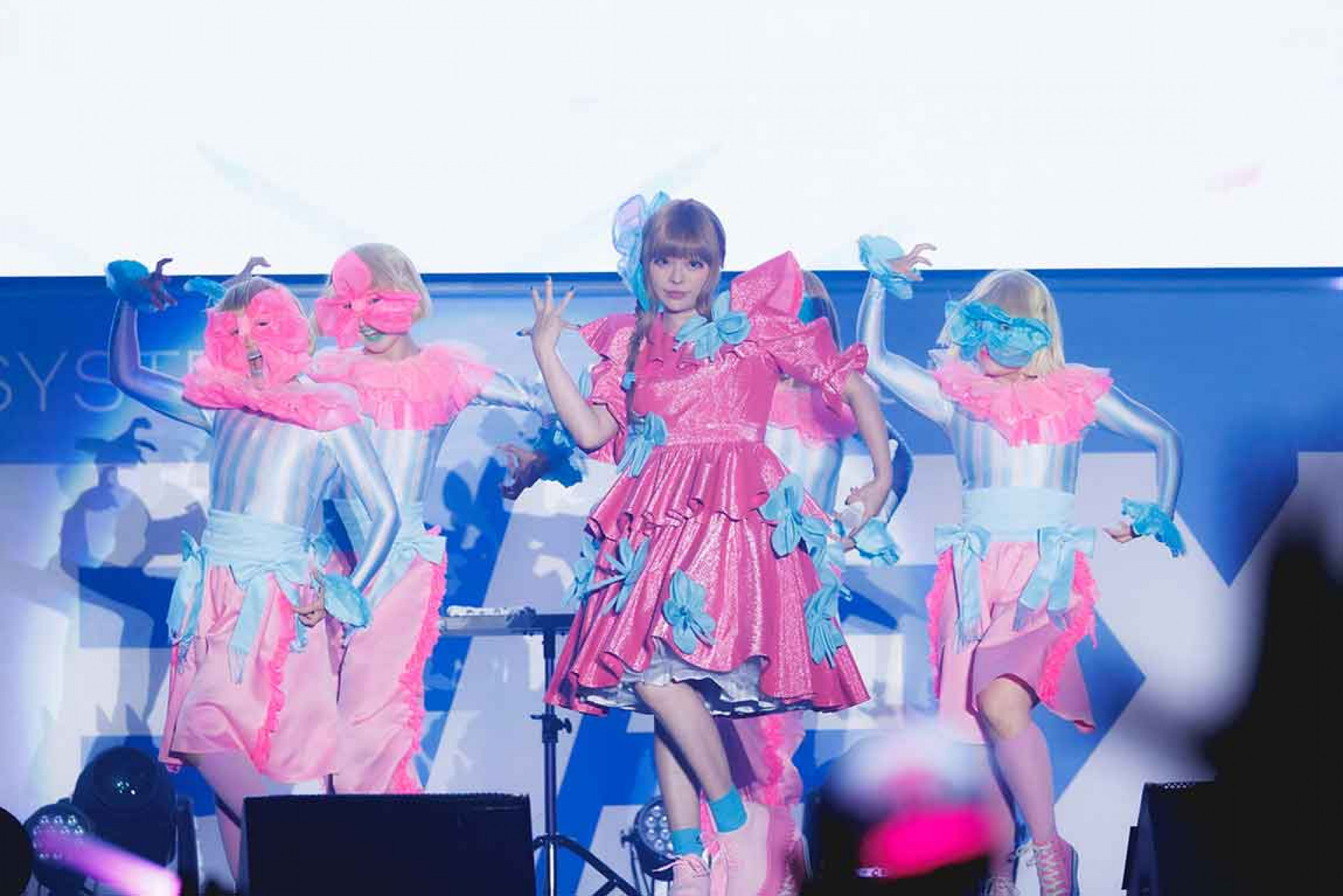 首次公開演出全新單曲〈KURU KURU HARAJUKU〉