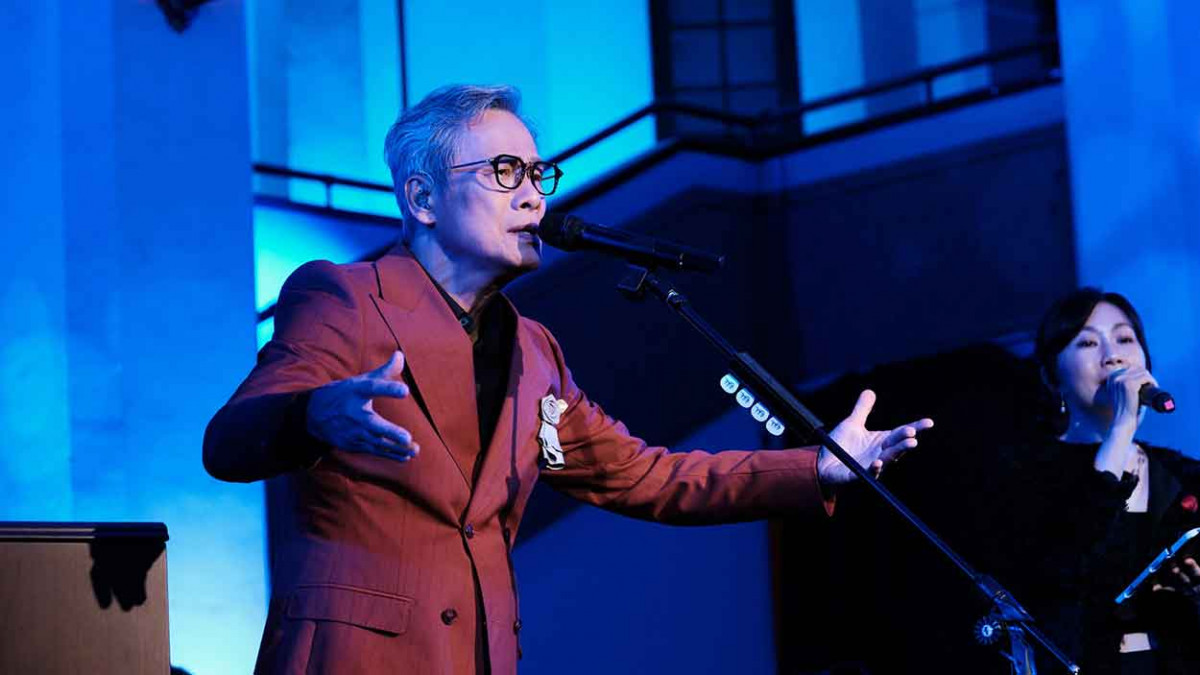 71歲羅大佑懷崇敬之心舉辦音樂會向鄧雨賢致敬 開唱不斷重複：「好緊張」