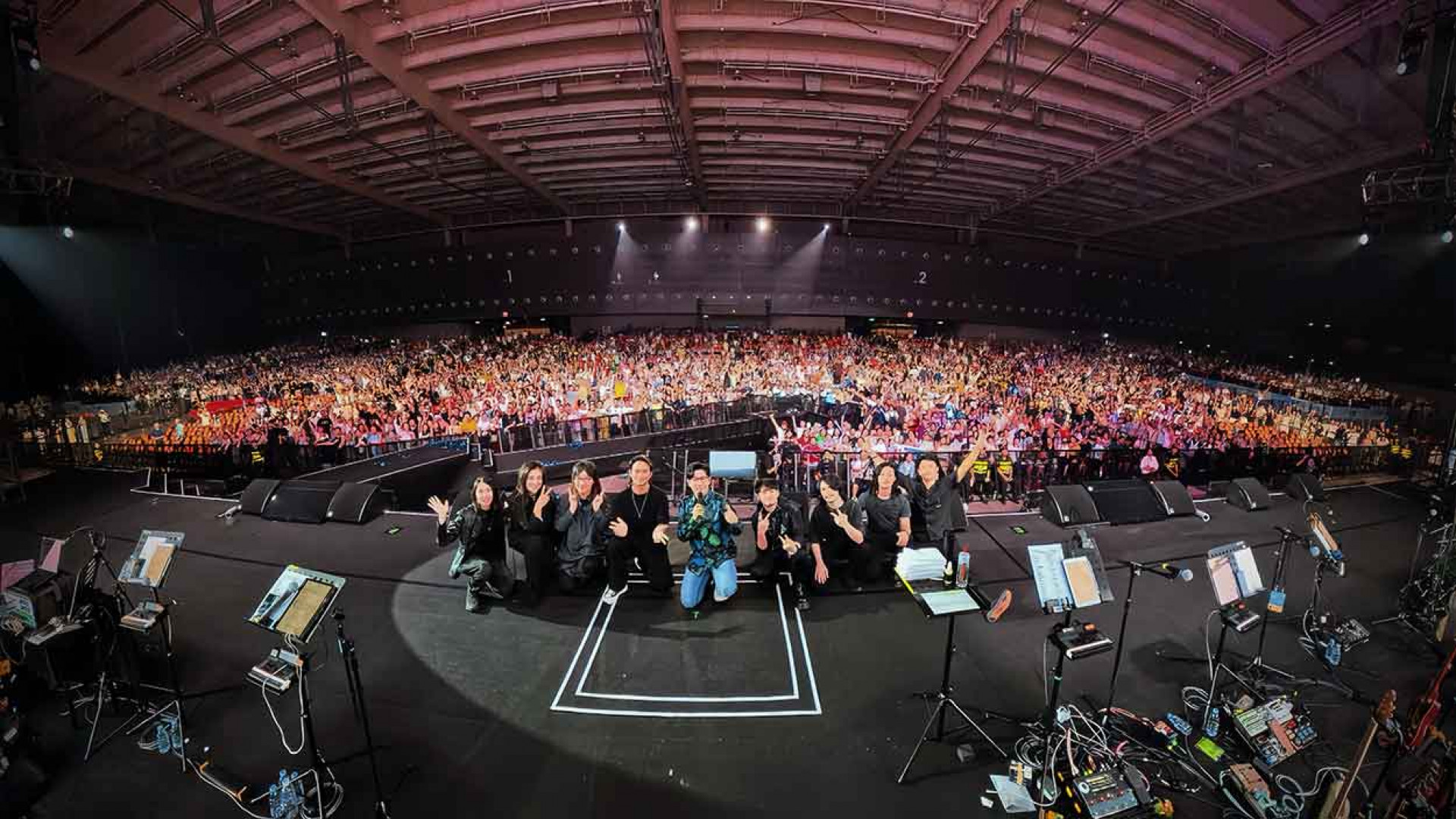 品冠與全場粉絲開心大合照