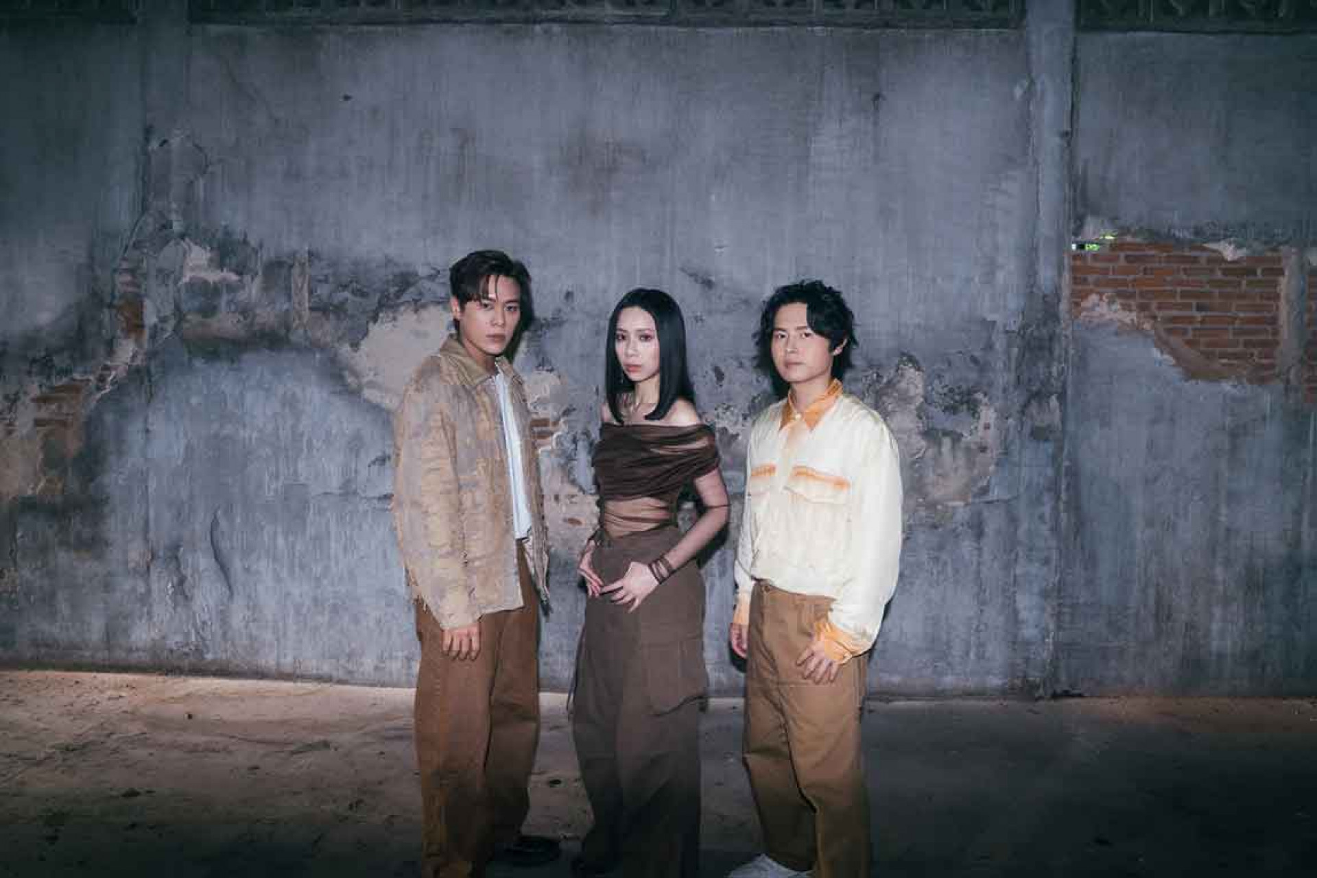 告五人〈有太多不能講〉唱出無聲吶喊 重現情緒風暴中的爆破瞬間。(相信音樂提供)