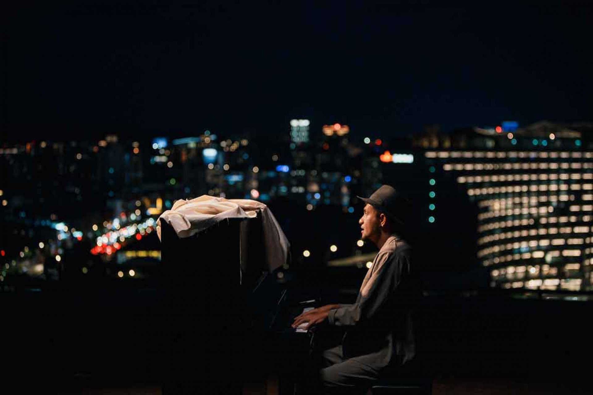 張震嶽睽違十二年推出全新專輯《跟著感覺走》