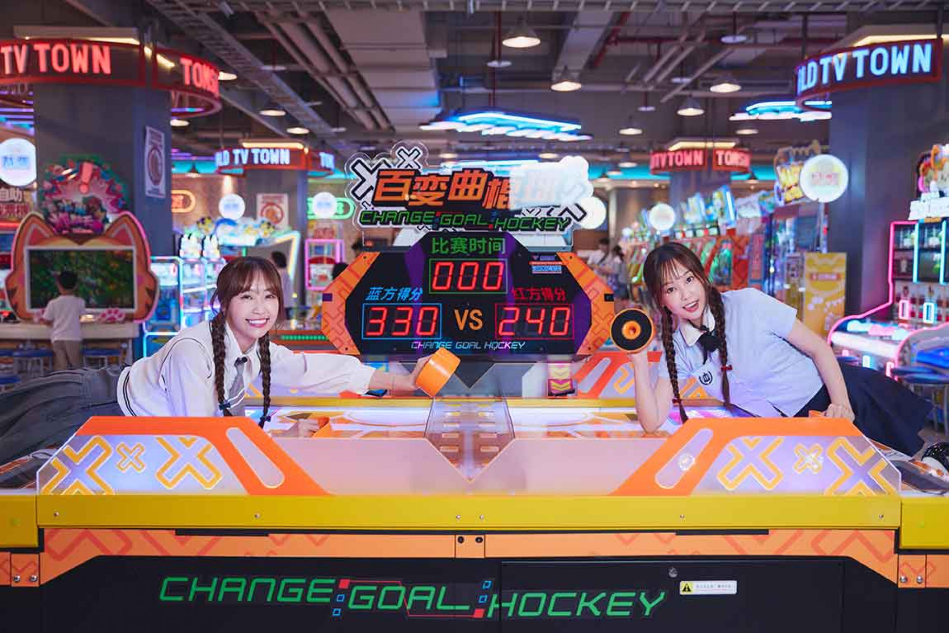 聖恩(左起)、ANGIE安吉