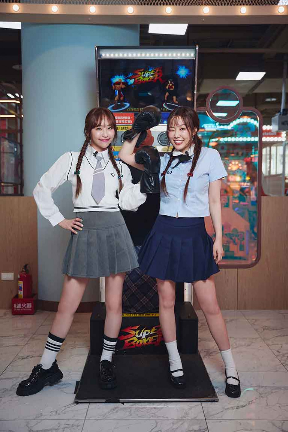 聖恩(左起) 、ANGIE安吉