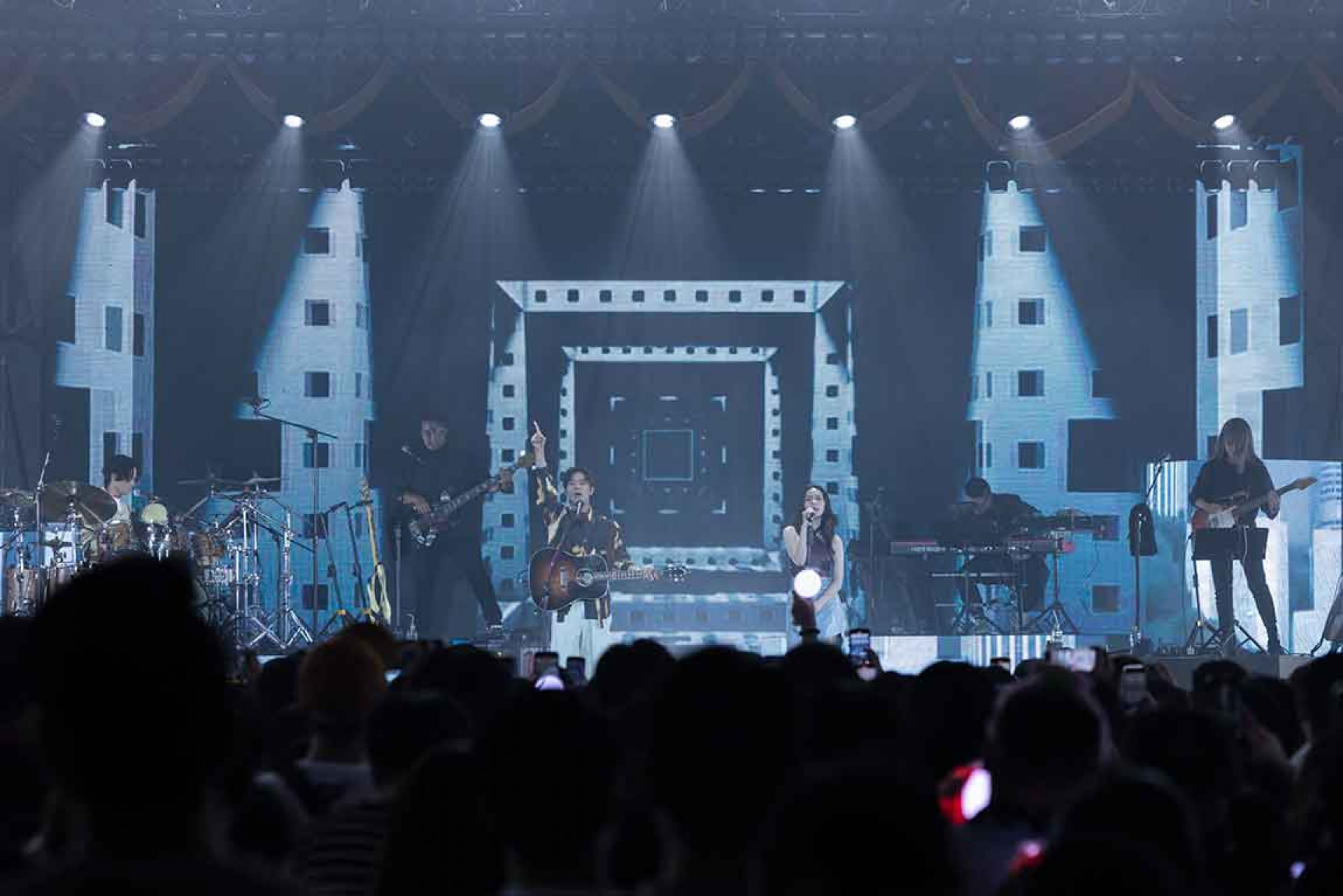 告五人以最親密、最感性的方式回歸,近2000名粉絲一起尖叫聲就像聚集2萬人。(相信音樂提供)