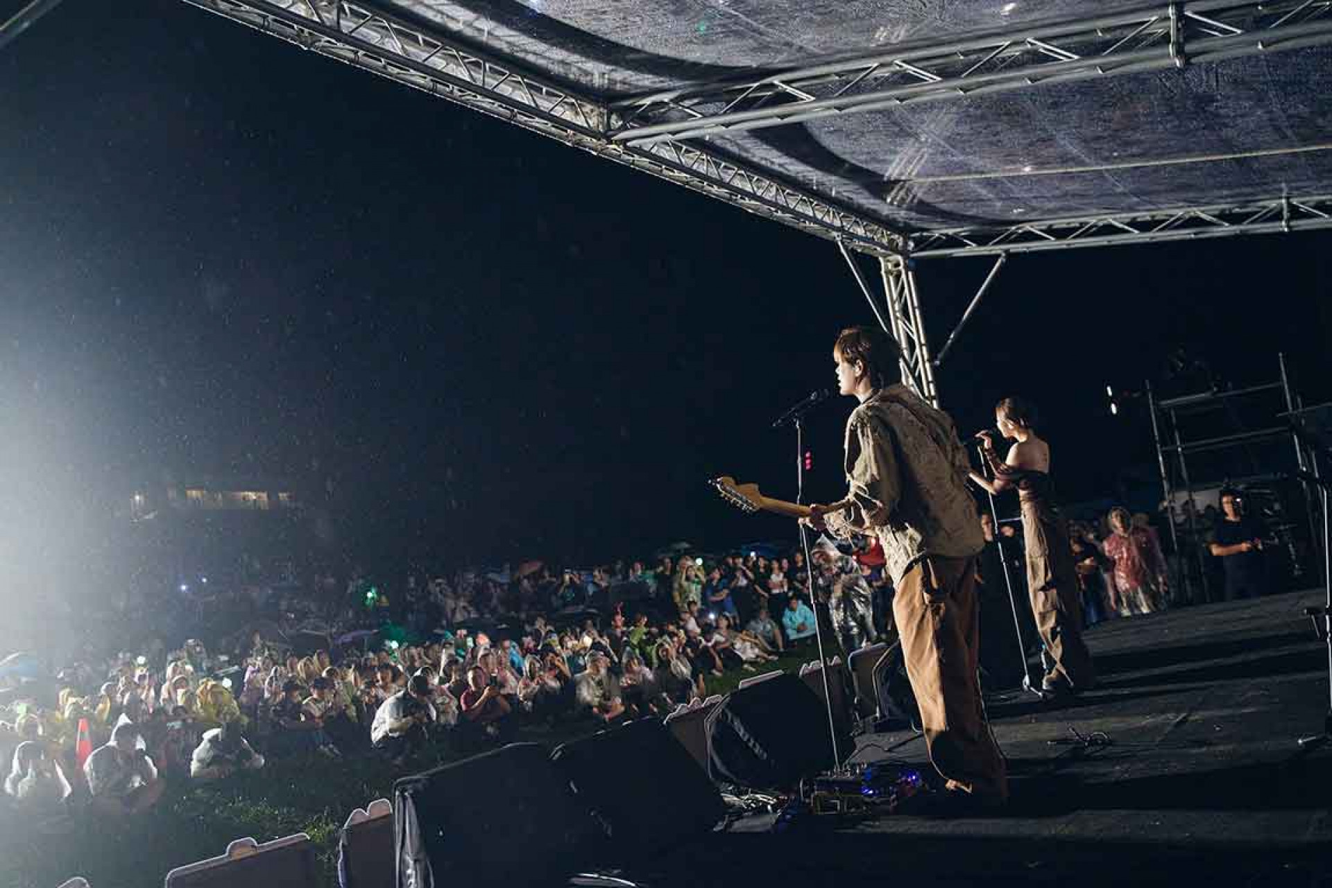 告五人呼籲歌迷雨天注意安全。(相信音樂提供)