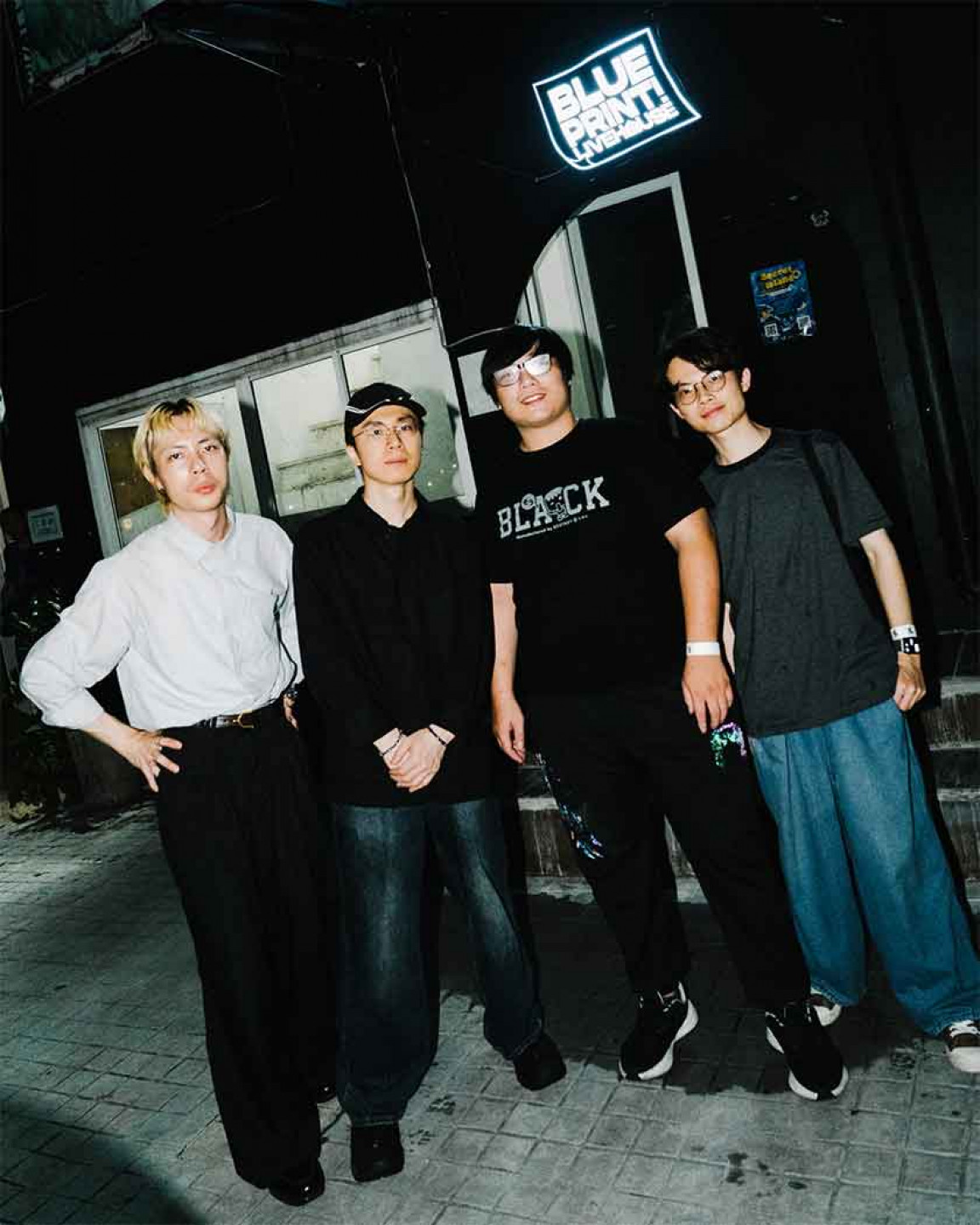 瞪鞋樂團 The Whisperer