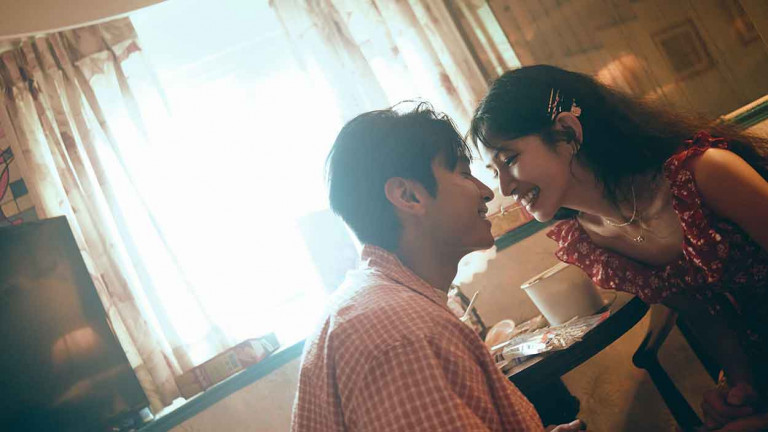 李千娜與宋柏緯9年沒見一見面就上賓館！？新歌MV大展青澀愛戀與俏皮甜蜜