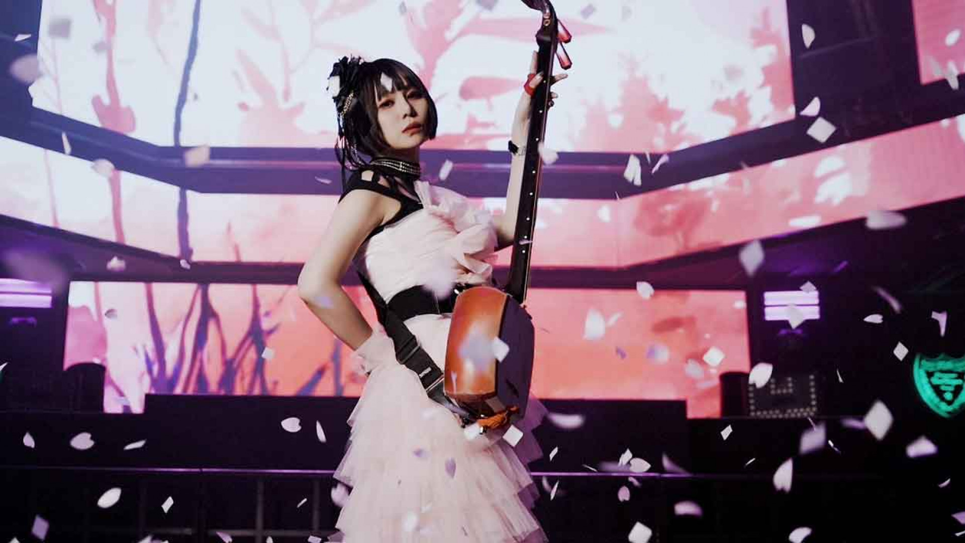 蜷川紅正式以「三味線主唱」的身份啟動個人活動