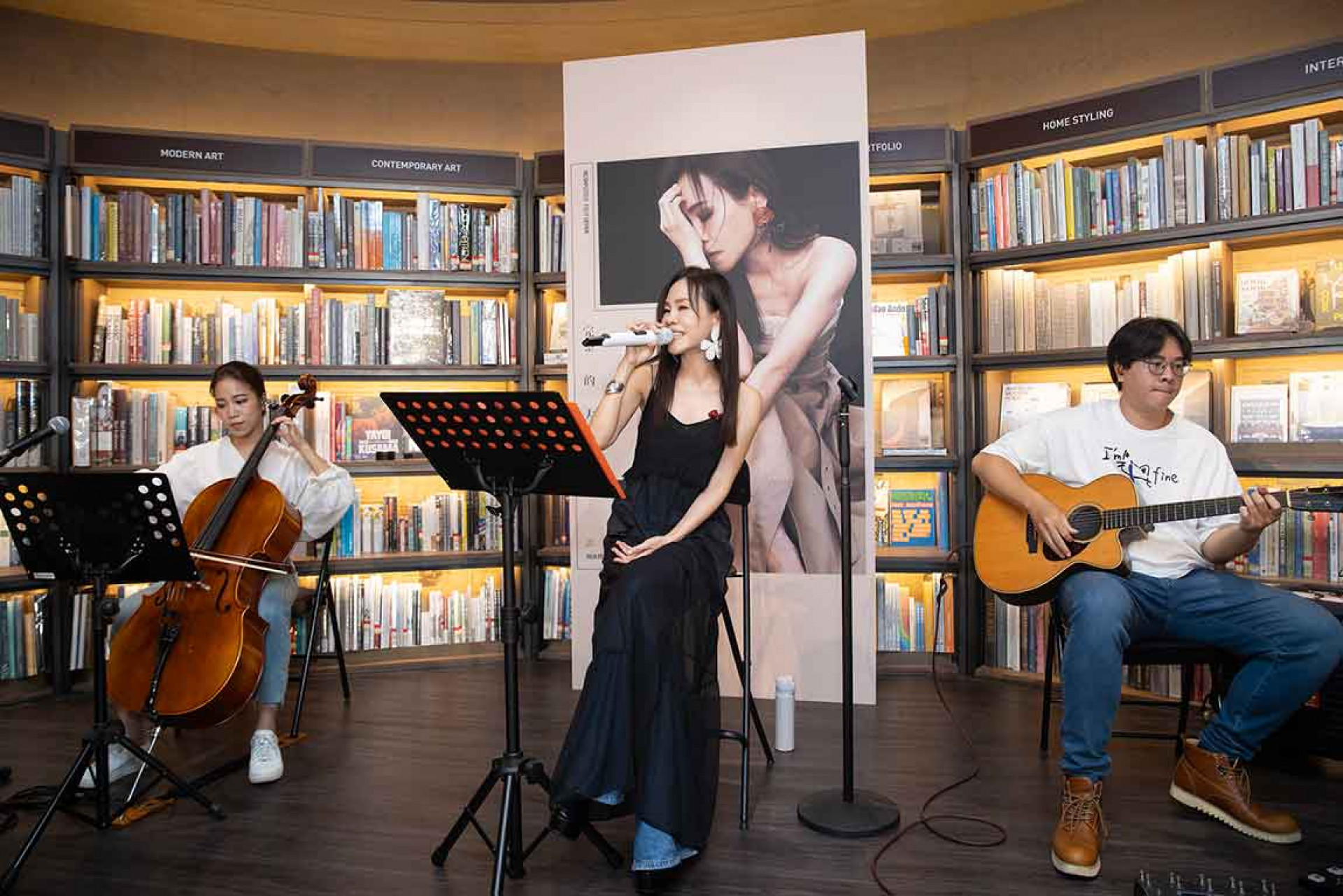 彭佳慧前一天在長沙工作 結束立刻趕半夜飛機返台