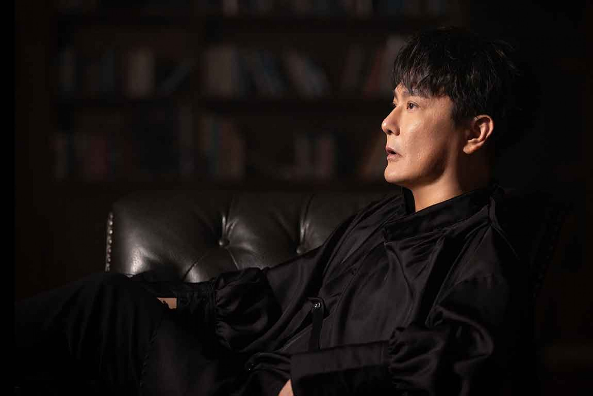 「情歌王子」張信哲即將推出2025全新概念專輯《屬於 》