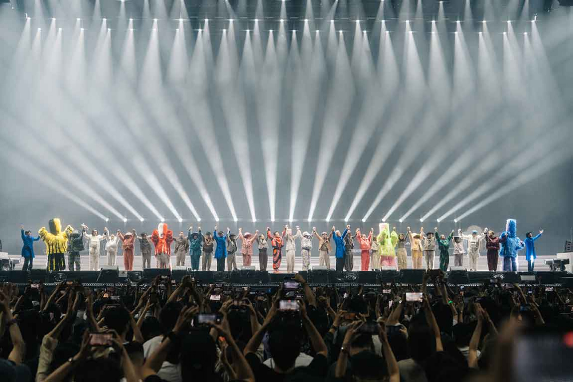 演唱會的Talking部分Eason化身「多謝機器」