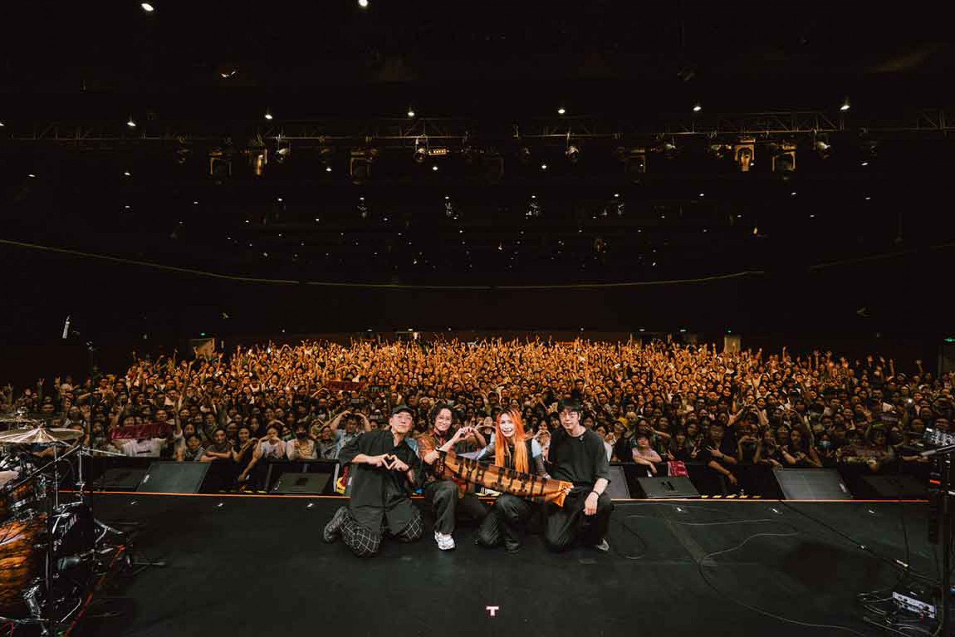 Tizzy Bac巡演見到許多老朋友。(相信音樂提供)