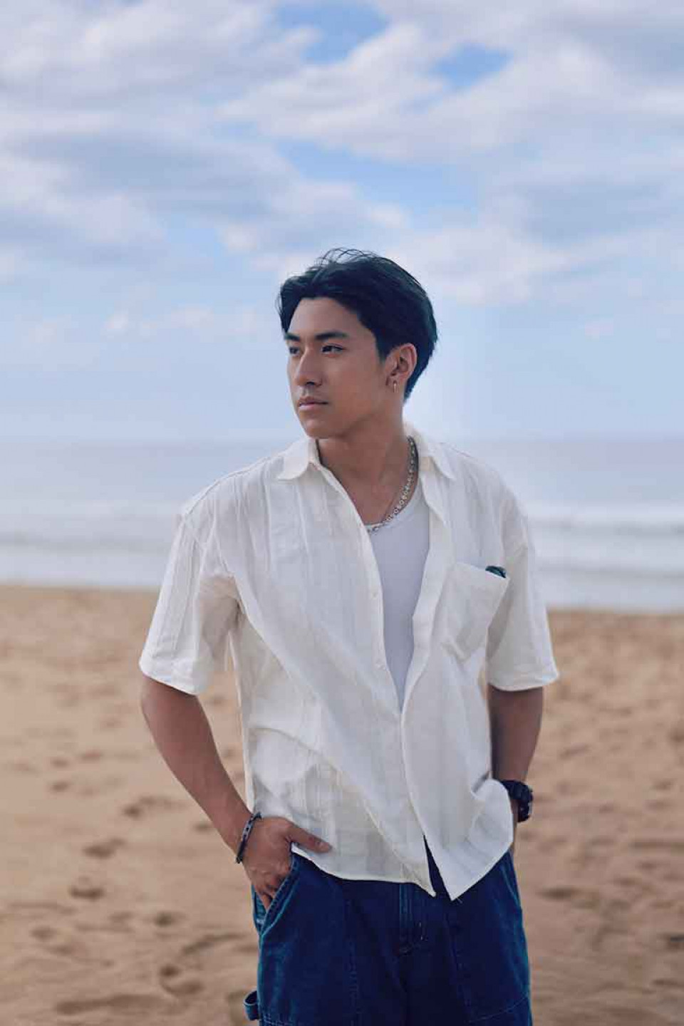 〈Summertime〉寫給回不去的夏天，也寫給那個陪你看海的人