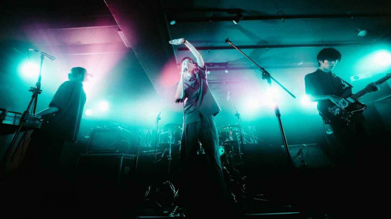 雨國樂團全新單曲〈堅定的人〉 唱出人生岔路口的勇敢選擇