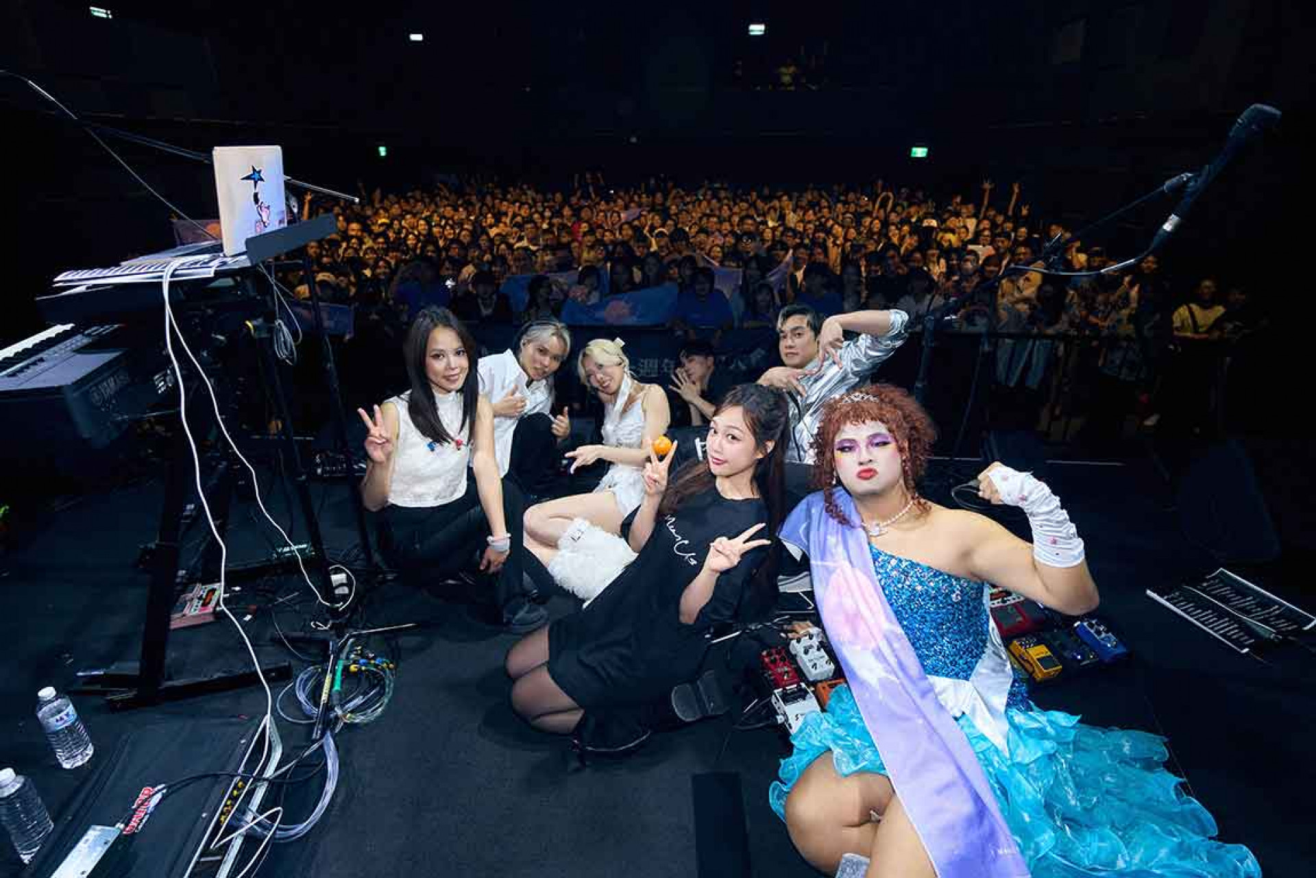 I Mean Us(後方)、ANGIE安吉、變裝藝術家UG