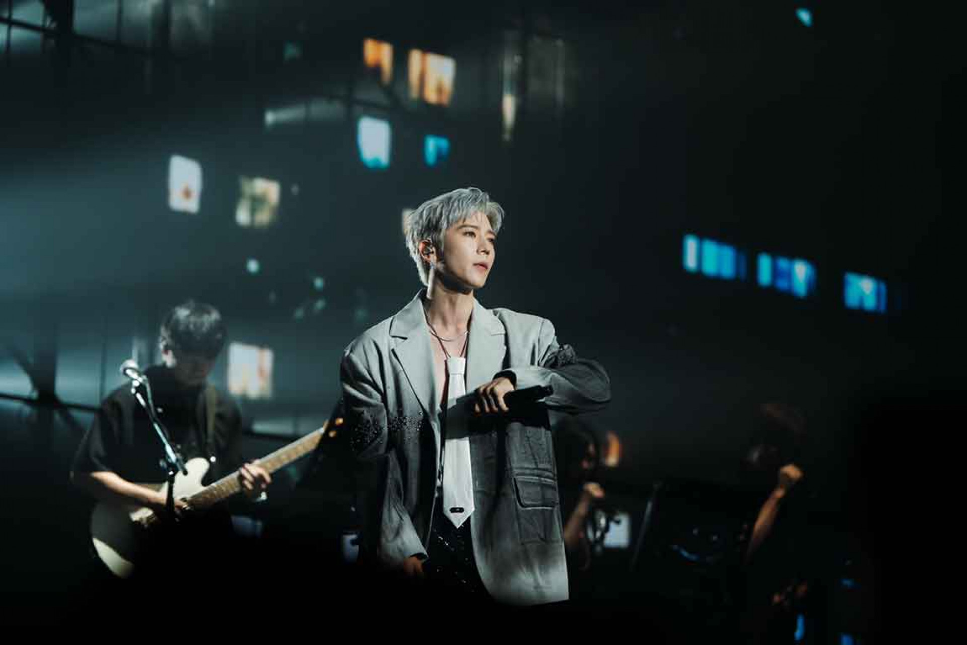 特別加碼演唱來自馬來西亞的光良和來自新加坡的蔡健雅的金曲