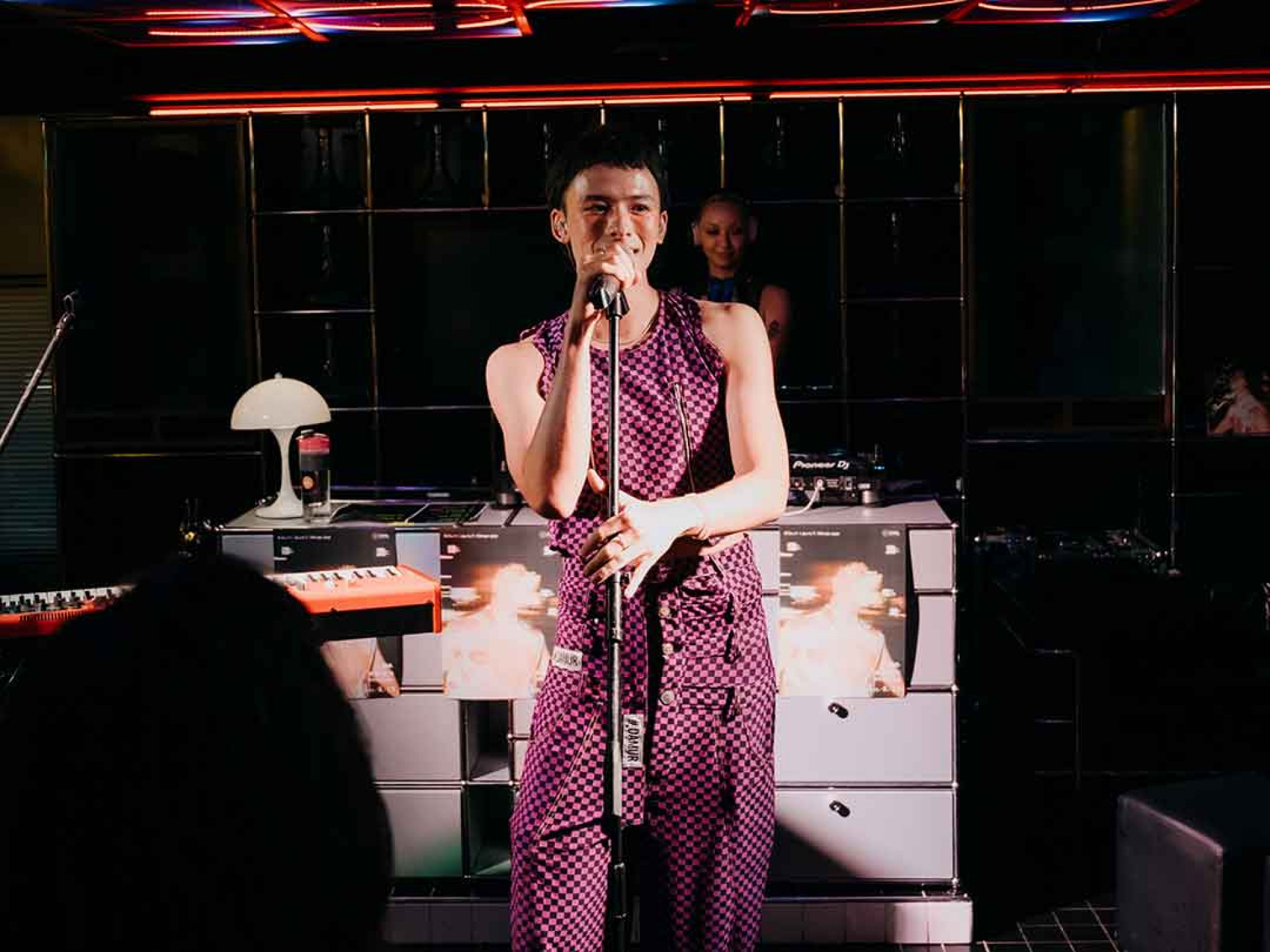 NIO坦言專輯承載了近年來的生活片段與情感沉澱,每一首作品都像一則日記。