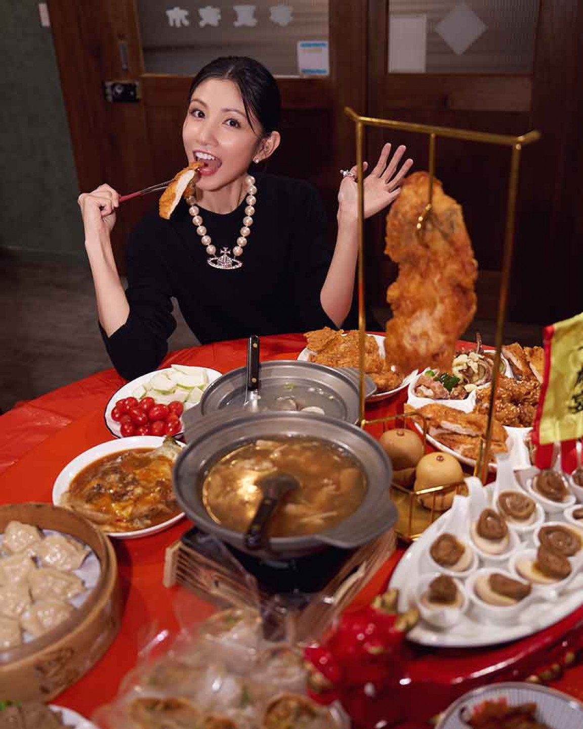 專輯聽歌會特別融入早期會和電子花車”做伙”的辦桌文化