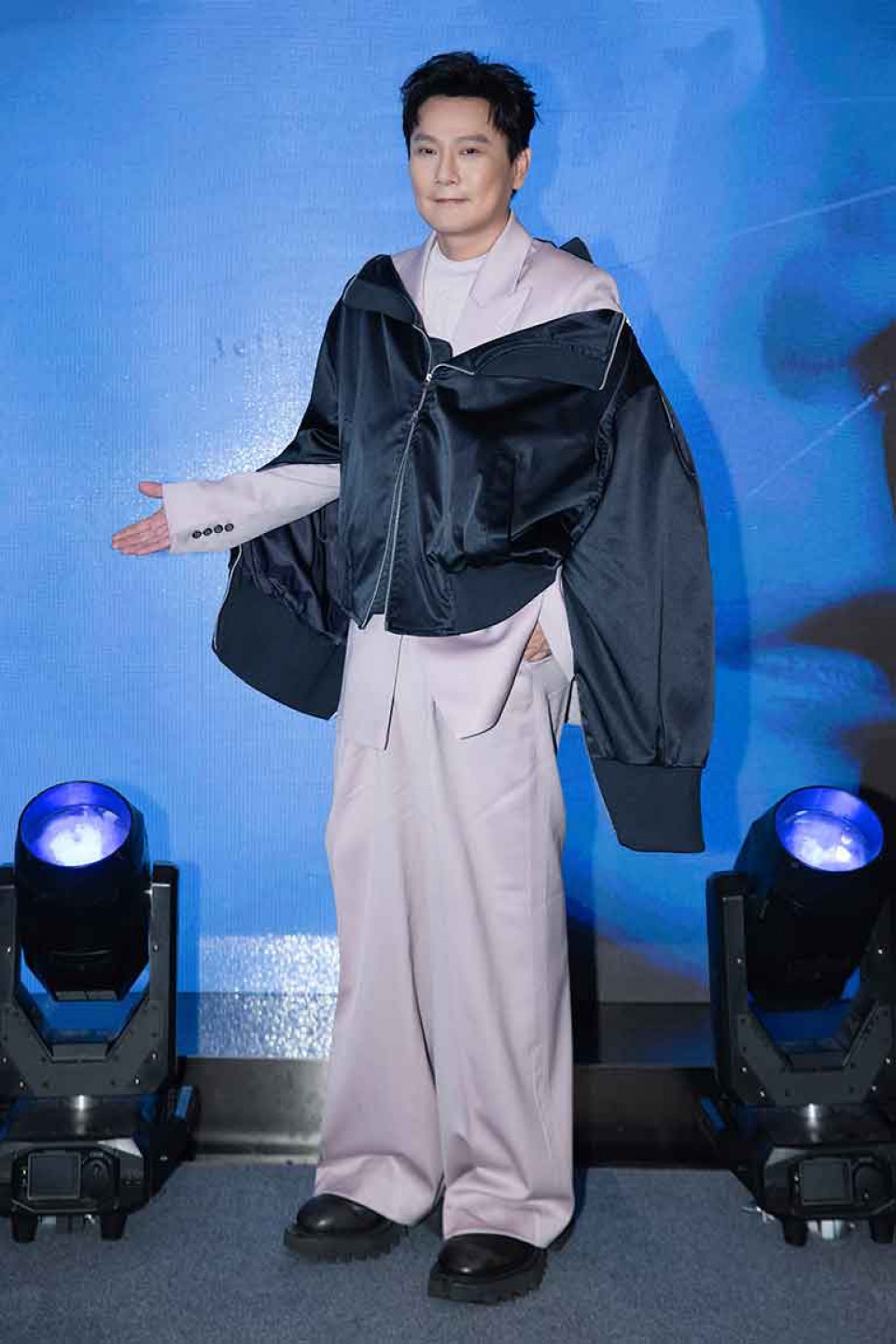 張信哲親自闡述《屬於》的核心命題