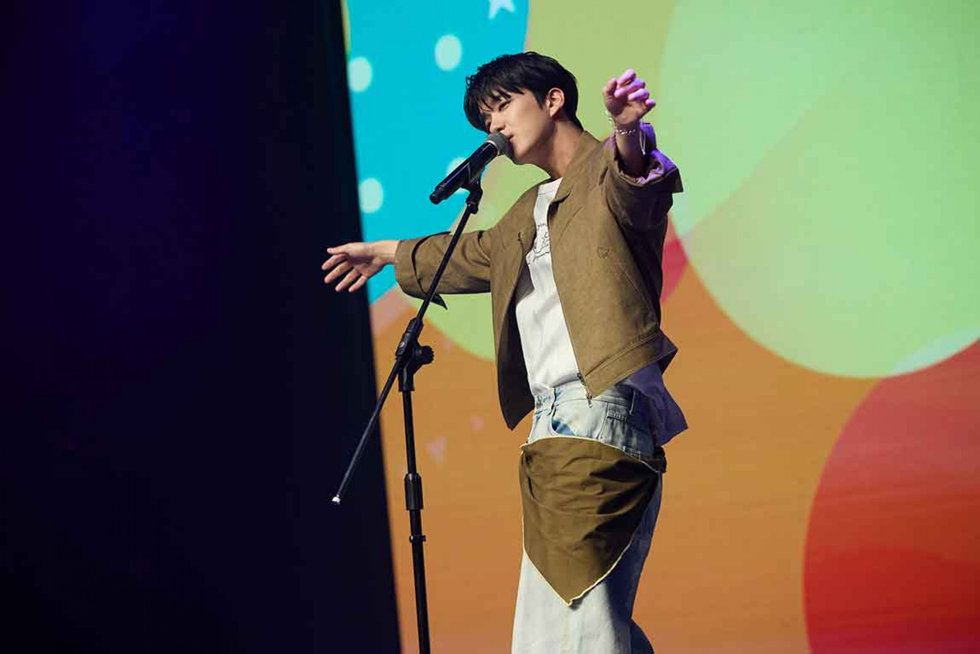 見面會媲美音樂會 好歌唱好唱滿