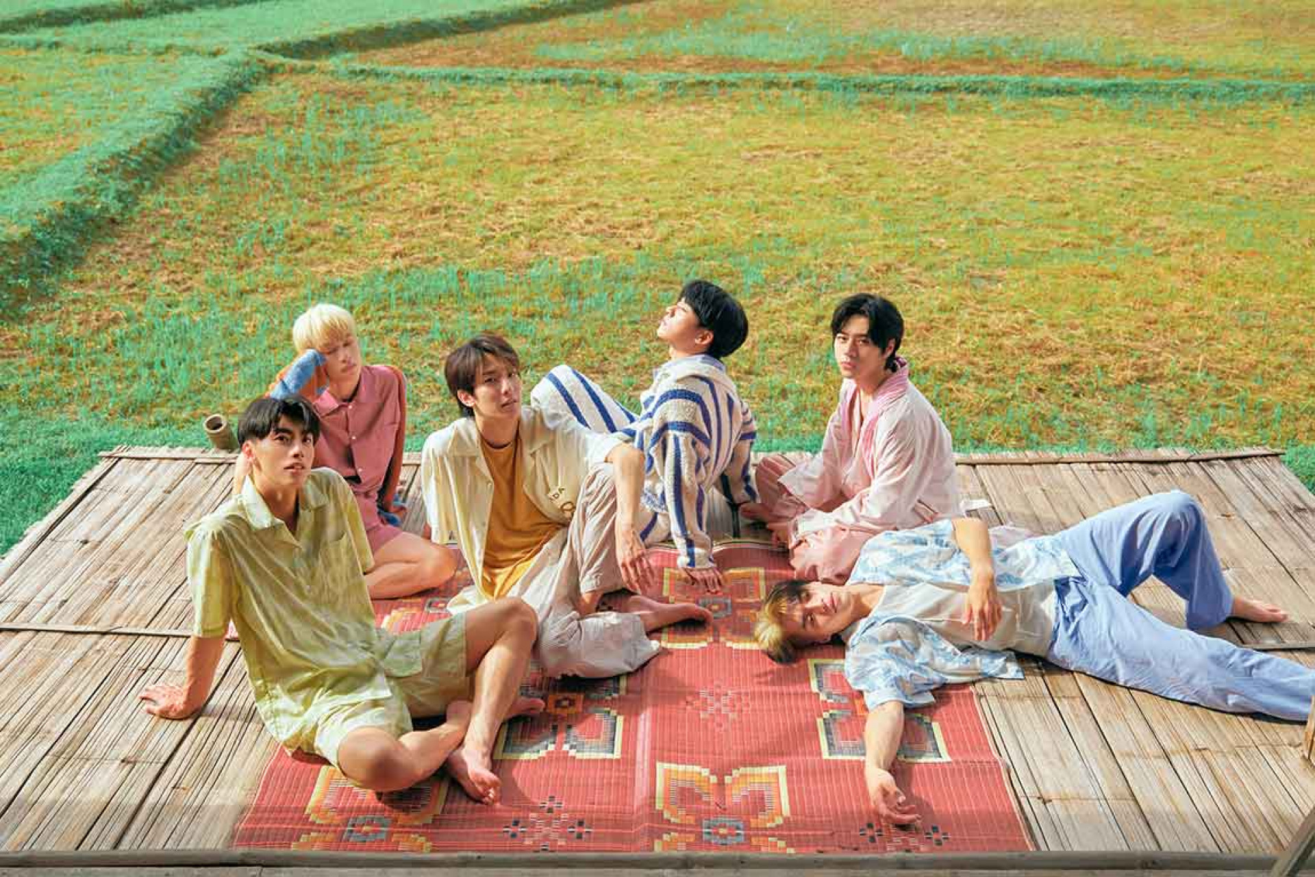 子翔(後排左起)、祖安、佳辰; 文廷(前排左起)、煥鈞、哲言