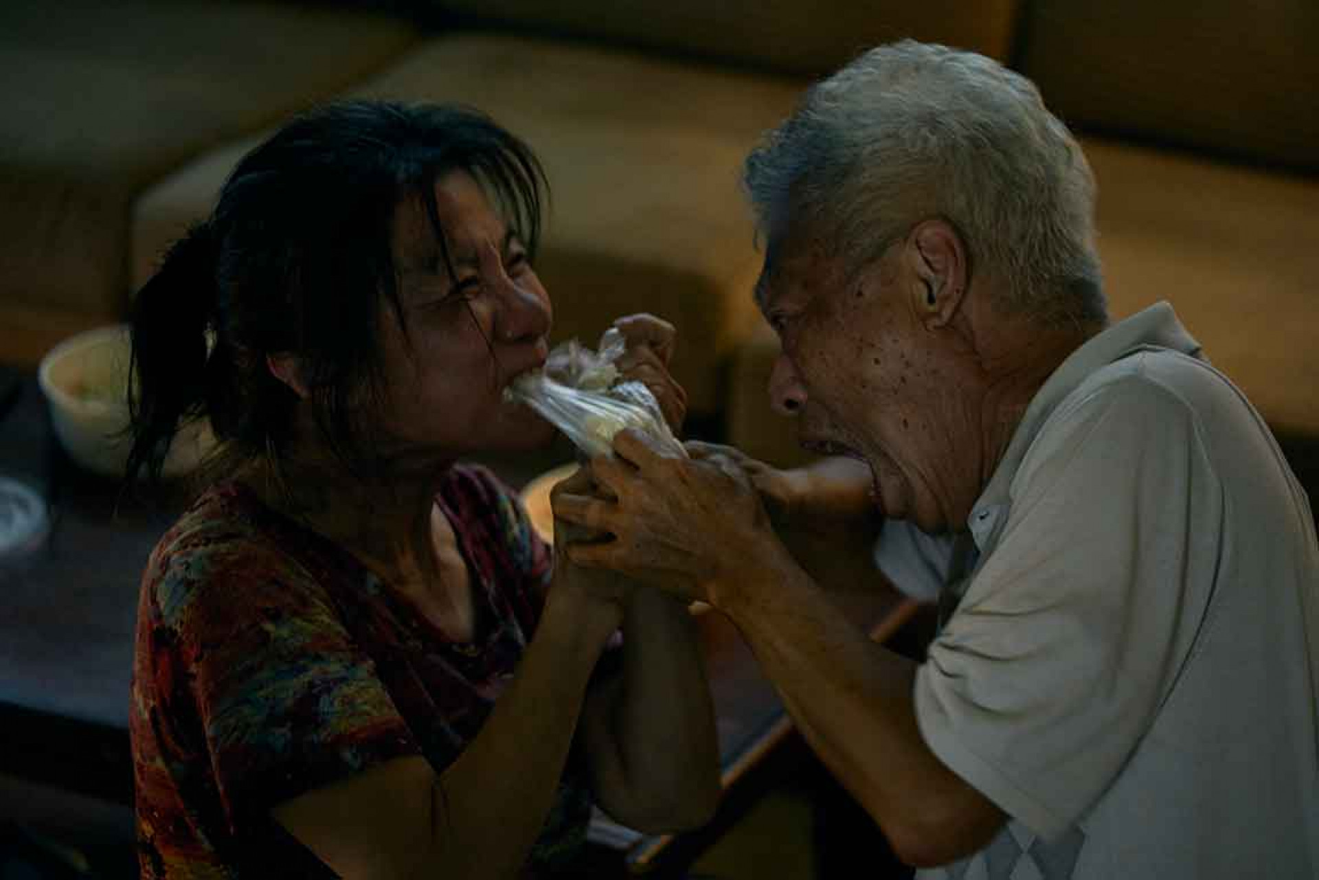 Lizi栗子_MV中父母角色