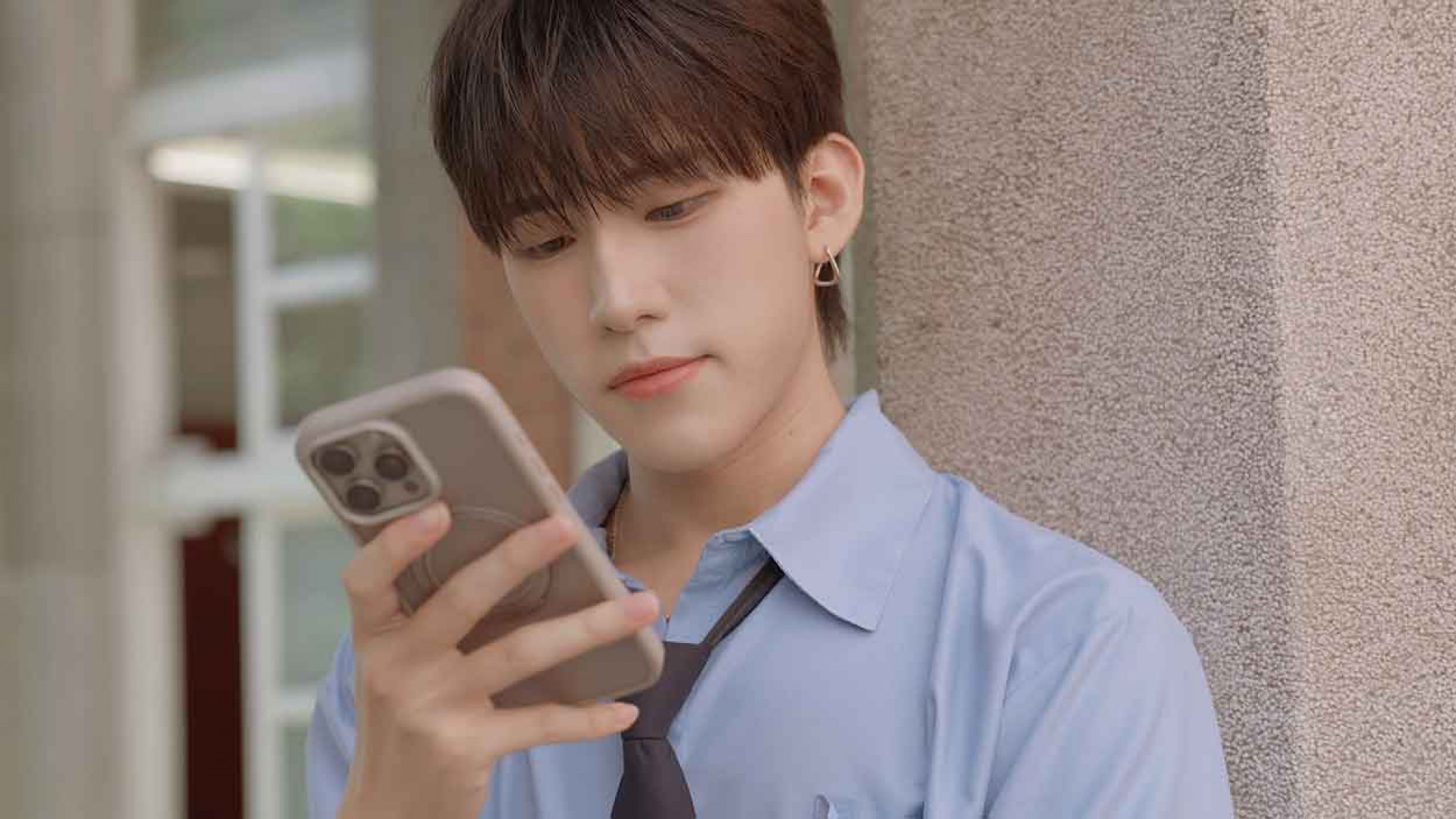 「F.F.O」俊希帥氣助陣!扮演嫩版學長陪SeoEVE搭摩天輪 自評演技80分