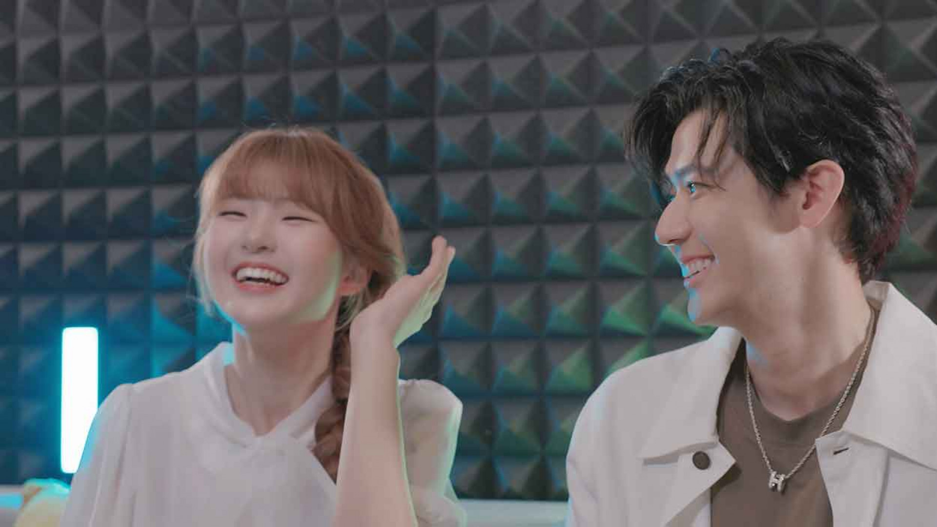 「麻辣糖葫蘆」女孩SeoEVE回來了 學長李玉璽穿越青春悸動