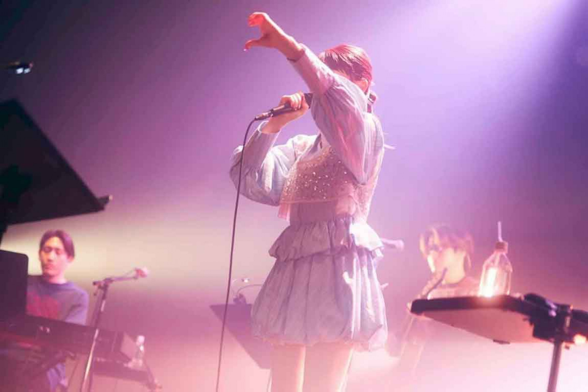 作品經常成為電視劇與動畫的主題曲：熱門動畫《我的幸福婚約》主題曲 等等