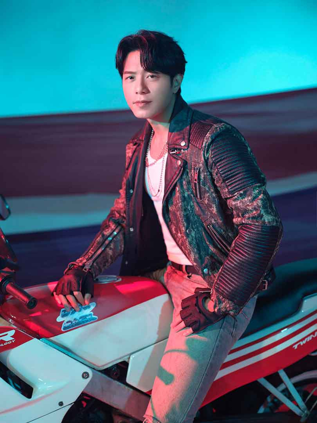 好學生韋禮安不擅耍帥 MV撥頭髮耍帥始終不到位 髮型師一點就通