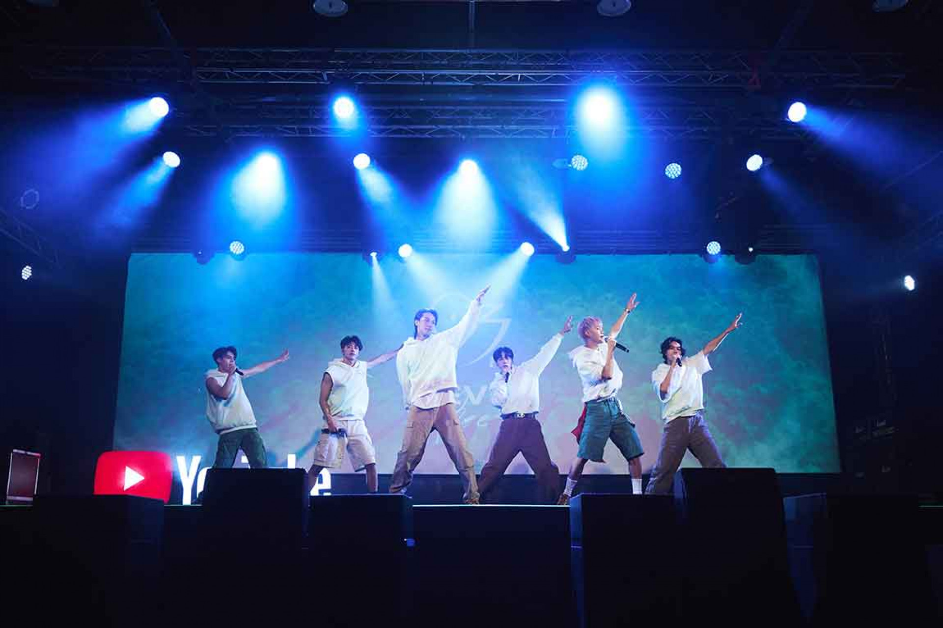 哲言(左起)、文廷、煥鈞、祖安、子翔、佳辰