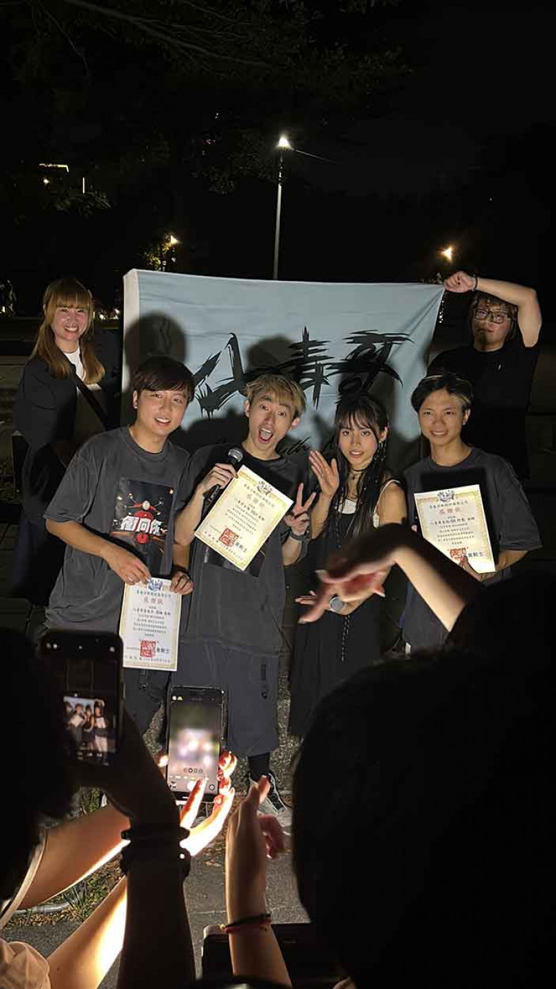 吳汶芳驚喜現身快閃演出為八青哥打氣